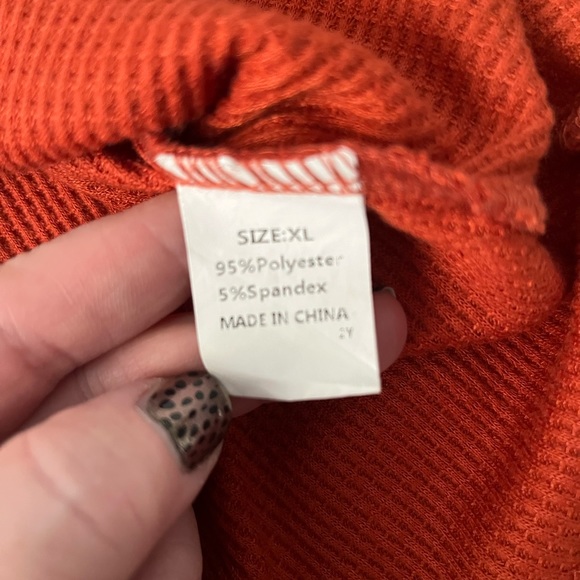 Womens size XL top - Picture 2 of 2